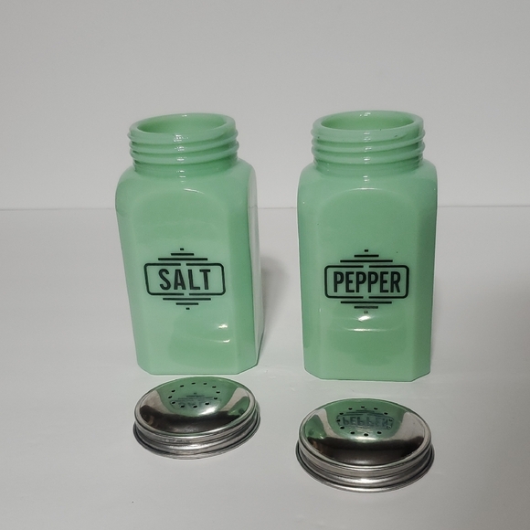 Jadeite Salt and Pepper Shakers - Picture 2 of 5